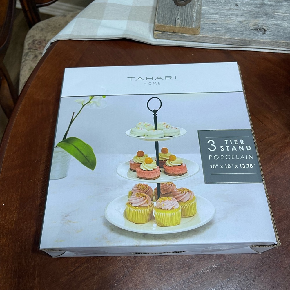 TAHARI Home Porcelain 3 TIER STAND White. 10" x 10" x 13".78" NEW